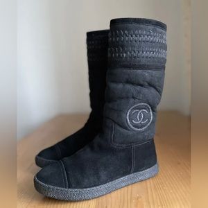 Chanel Shearling Black Boots! Size 36. In very good condition. Available 12/20.